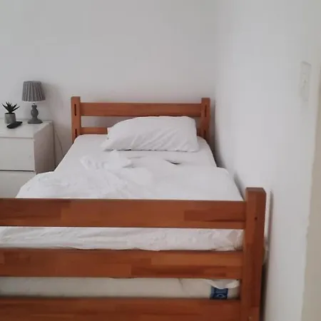 Quarto em Acomodações Particulares Passenger Guest *